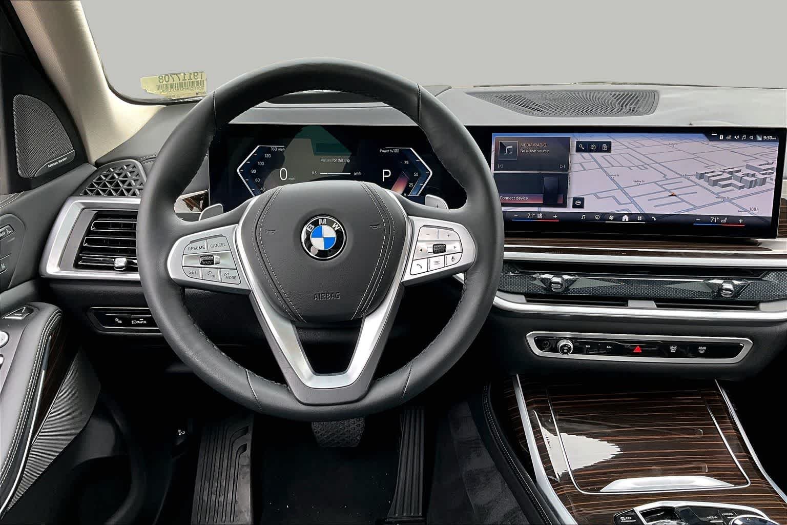 Used 2026 Dravit Grey Metallic BMW xDrive40i image 5