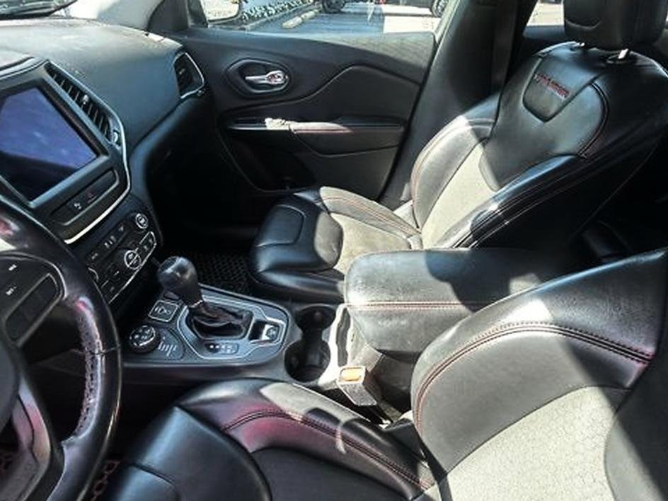 Used 2020 Gray Jeep Trailhawk image 5