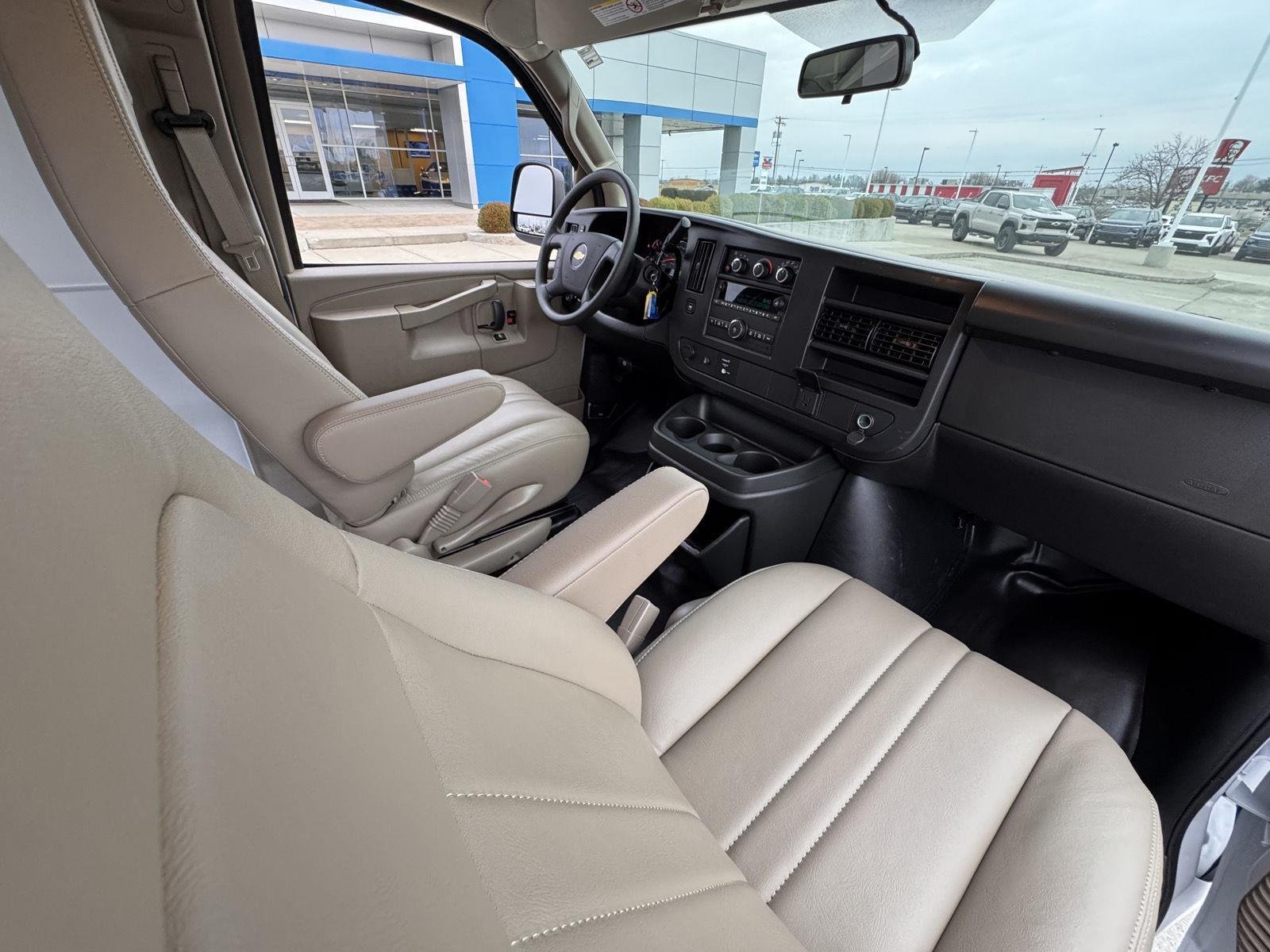 2026 Chevrolet Express Cargo Work Van - Photo 33