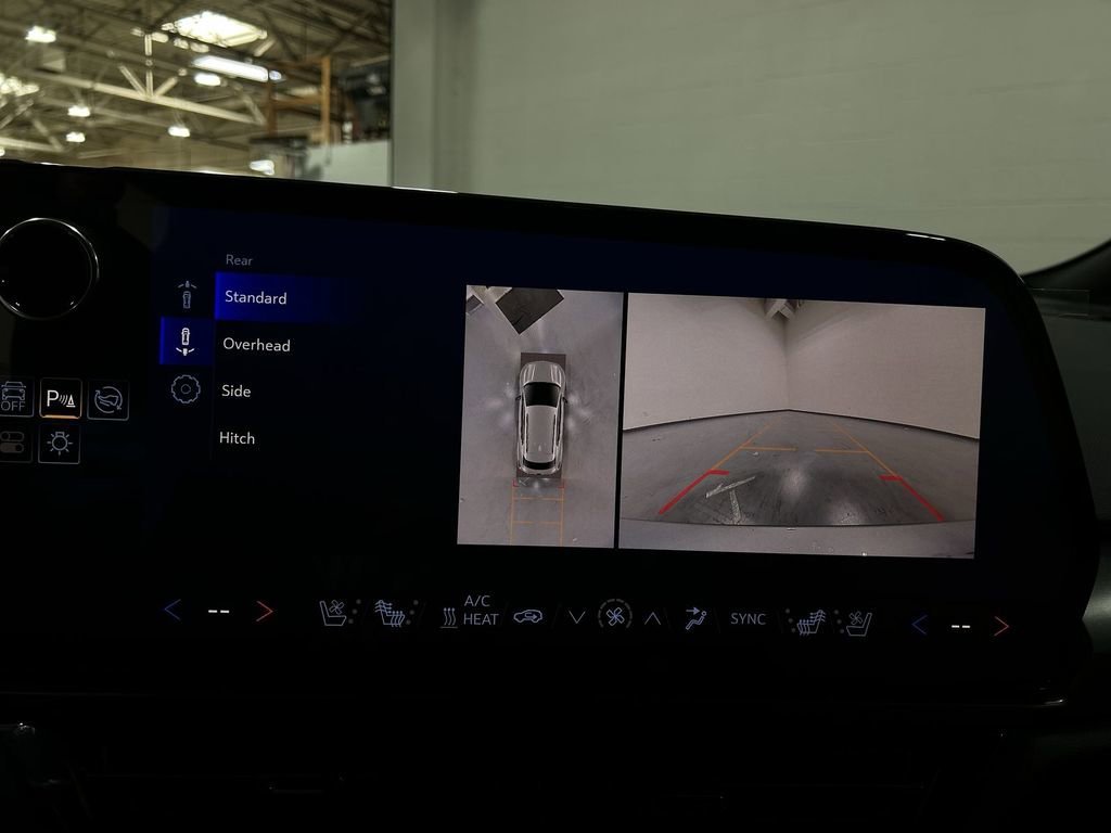 2025 Chevrolet Equinox EV RS - Photo 24