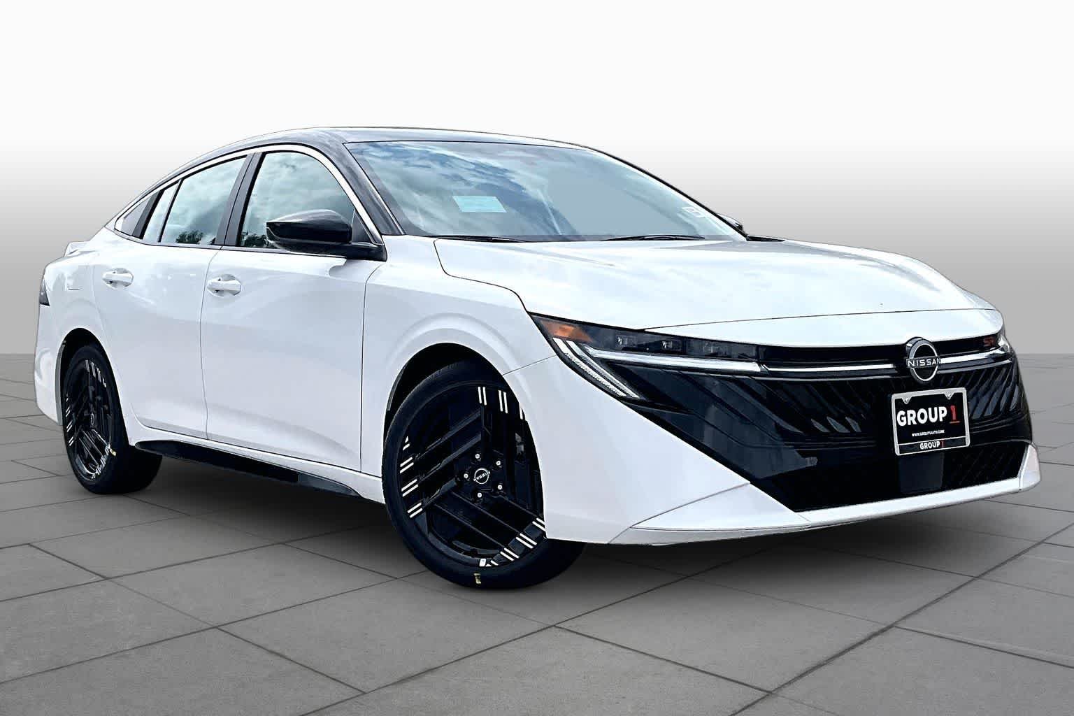 New 2026 Aspen White TriCoat / Super Black Two-tone Nissan SR image 2