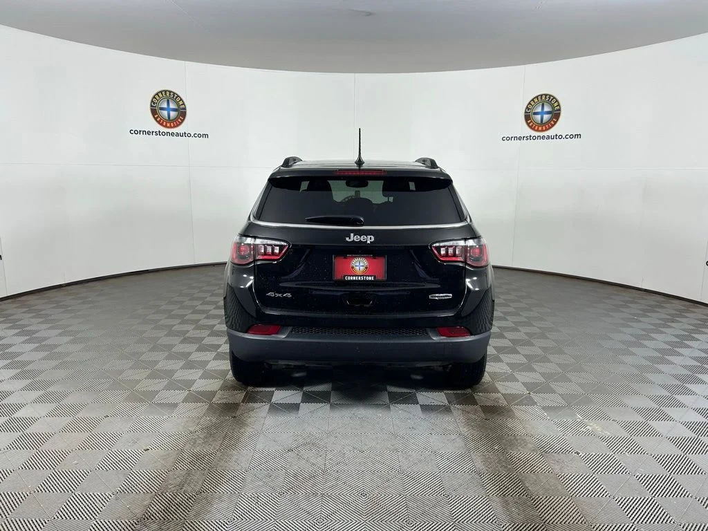 Used 2025 Diamond Black Jeep Latitude image 21