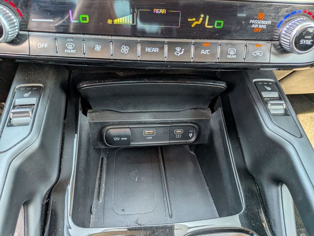 Used 2023 Silver Kia S image 32