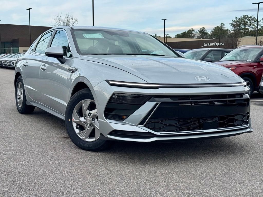 Used 2026 Silver Hyundai SE image 1