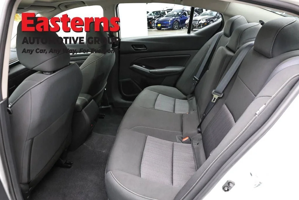 Used 2023 White Nissan 2.5 SV image 22
