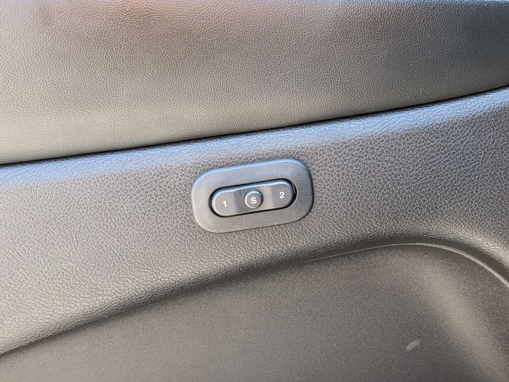 Used 2021 Blue Jeep Limited image 13