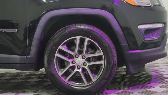 Used 2018 Black Jeep Latitude image 31