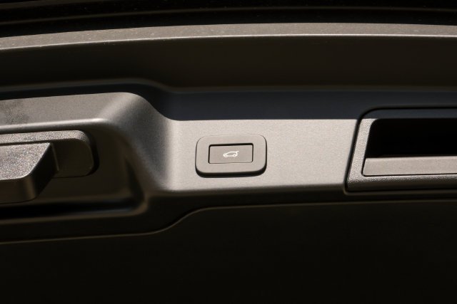 New 2026 Santorini Black Land Rover S image 59