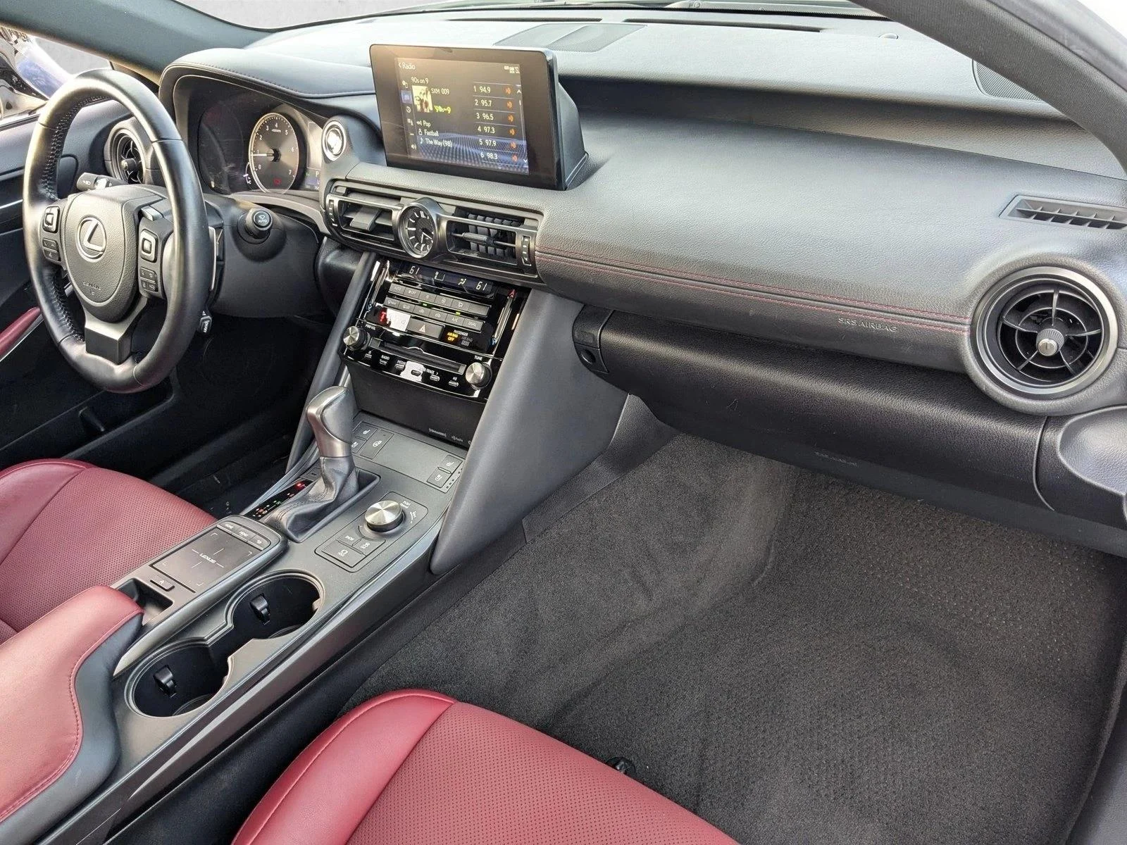 2024 Lexus IS 300 - Photo 21
