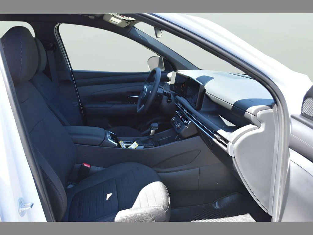 2025 Hyundai Santa Cruz SE - Photo 15
