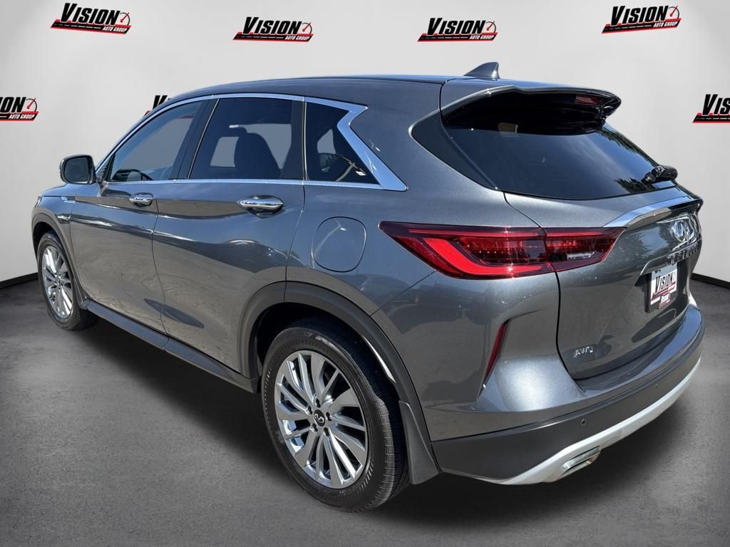 Used 2025 Gray INFINITI PURE image 9