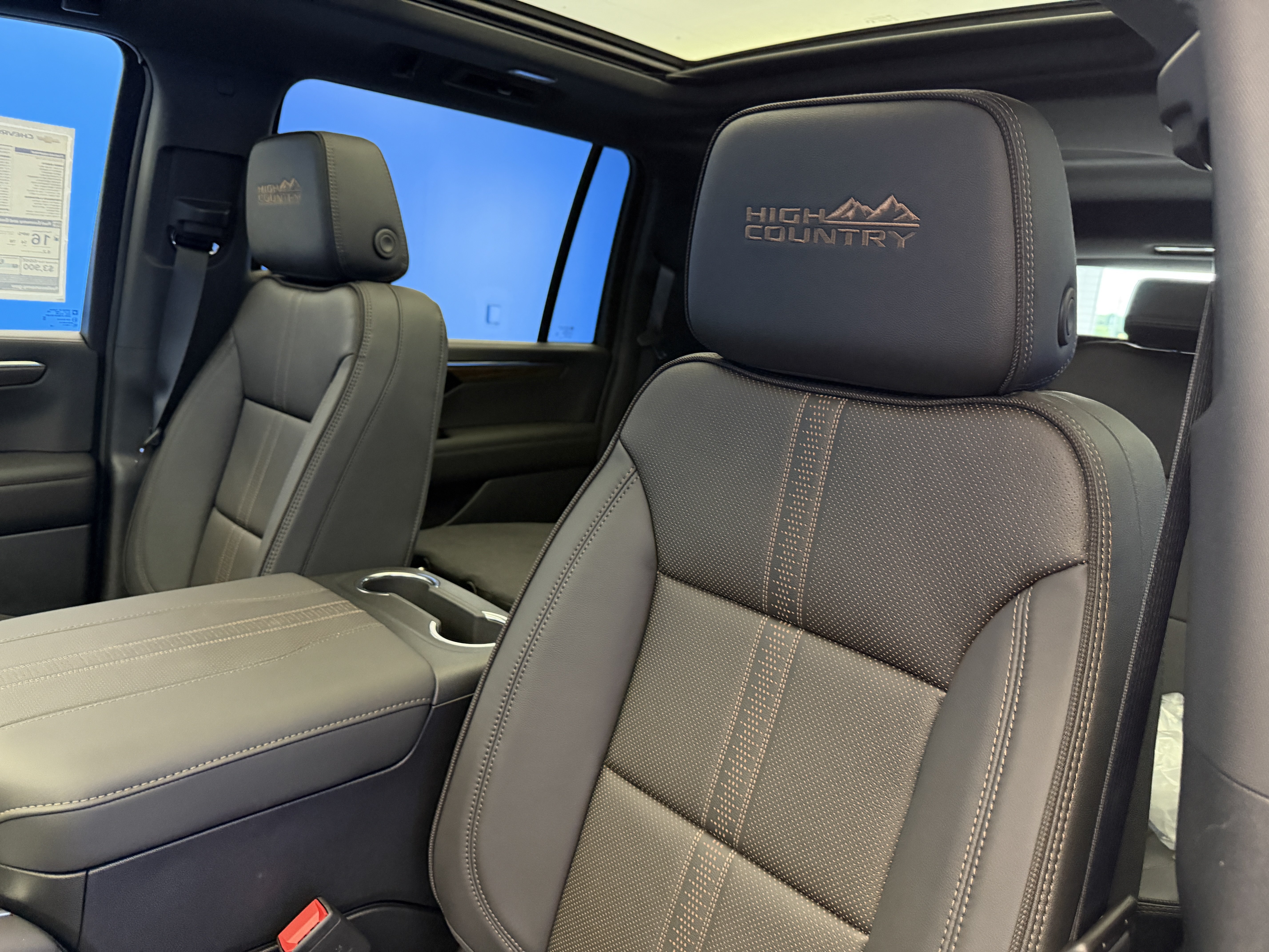 2026 Chevrolet Suburban High Country - Photo 14