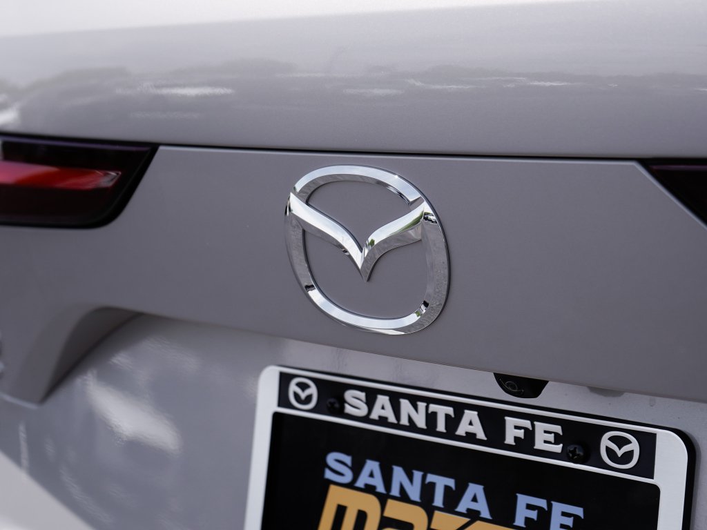 New 2026 Platinum Quartz Mazda Preferred image 8