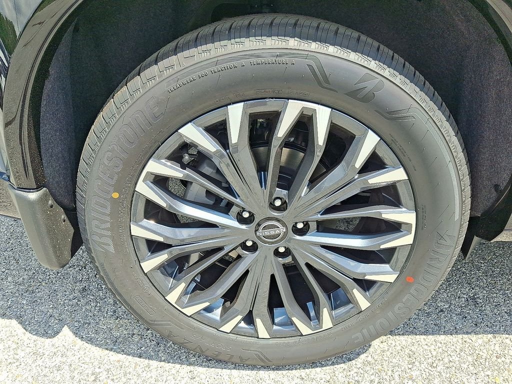New 2026 Gray Nissan Platinum image 5