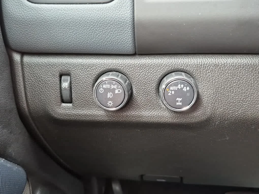 Used 2020 Crush Chevrolet 4WD Z71 image 17