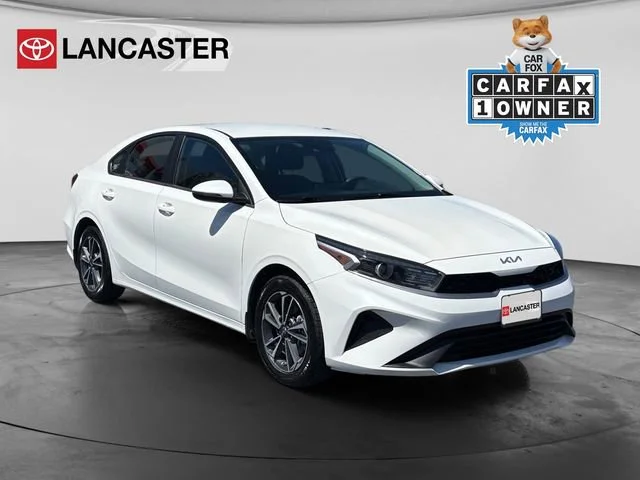 2023 Kia Forte LXS AT's photo