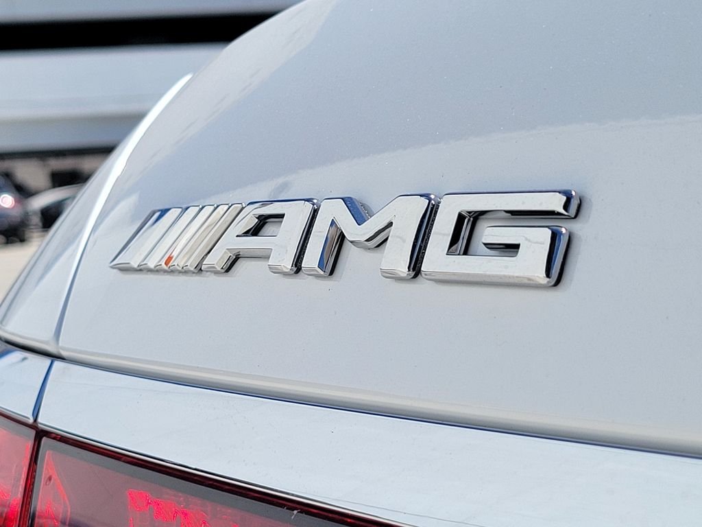 New 2026 MANUFAKTUR Moonlight White Metallic Mercedes-Benz AMG® S 63 E 4MATIC® Sedan image 8
