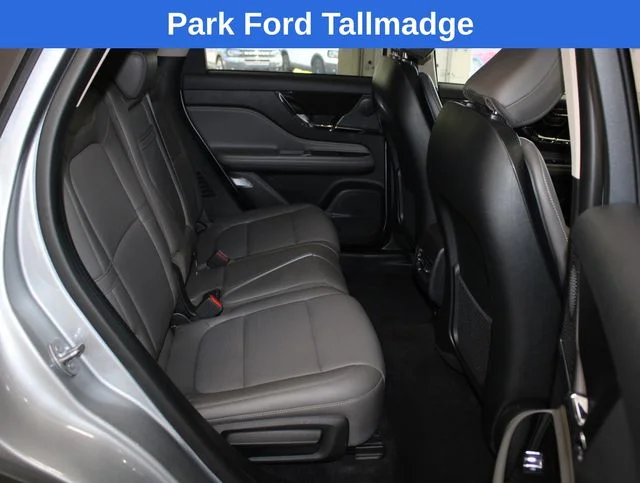 Used 2023 Radiance Metallic Lincoln Standard image 25