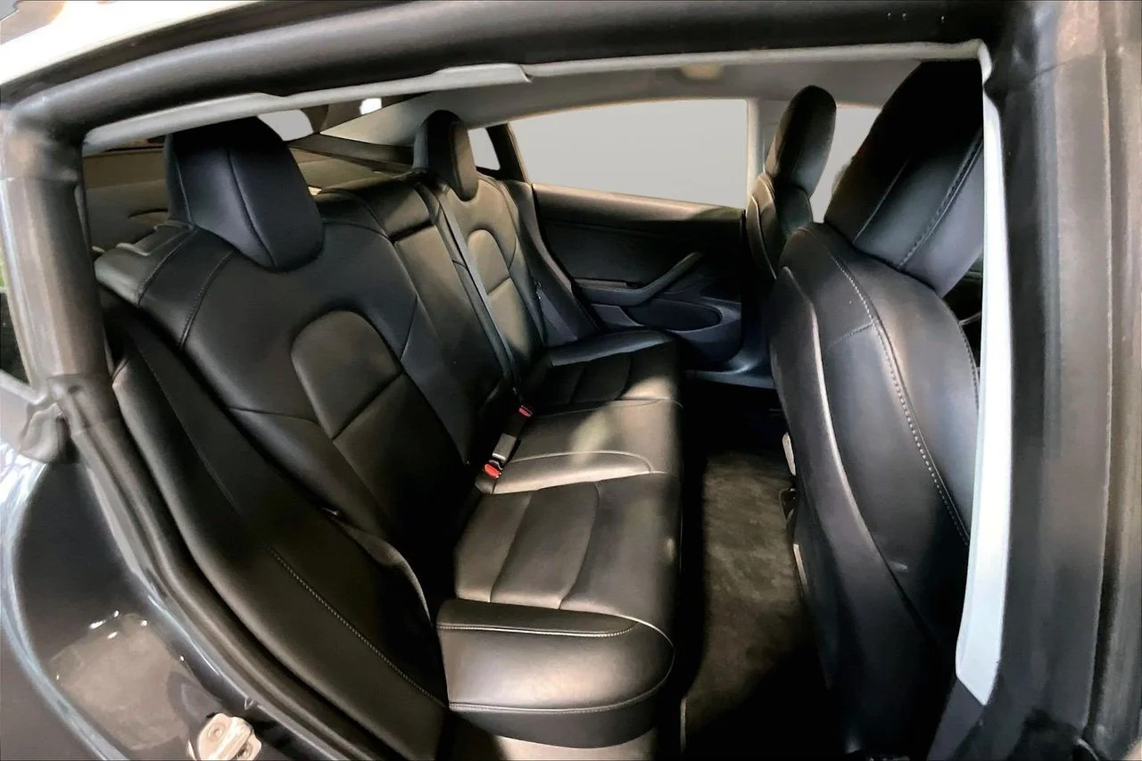 Used 2019  Tesla Long Range image 25