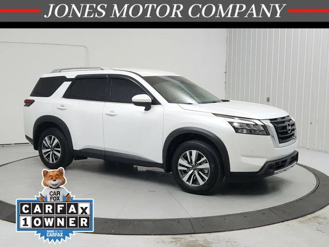 2025 Nissan Pathfinder SL 2WD's photo