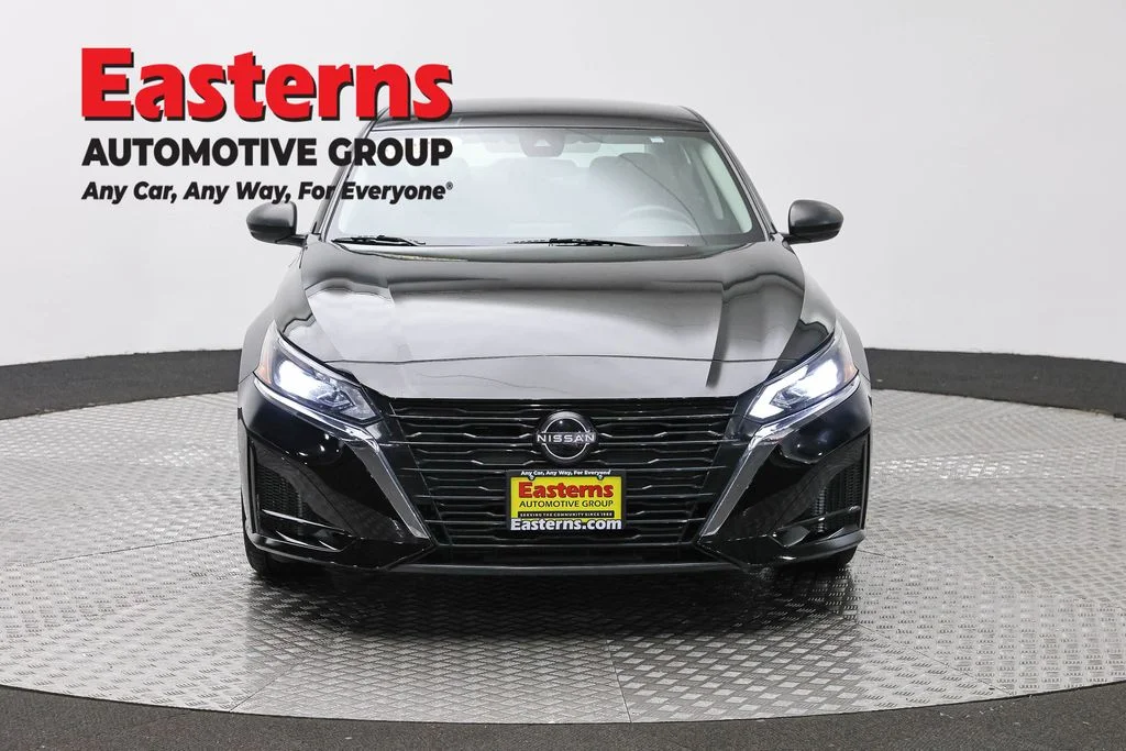 Used 2024 Black Nissan 2.5 SV image 2