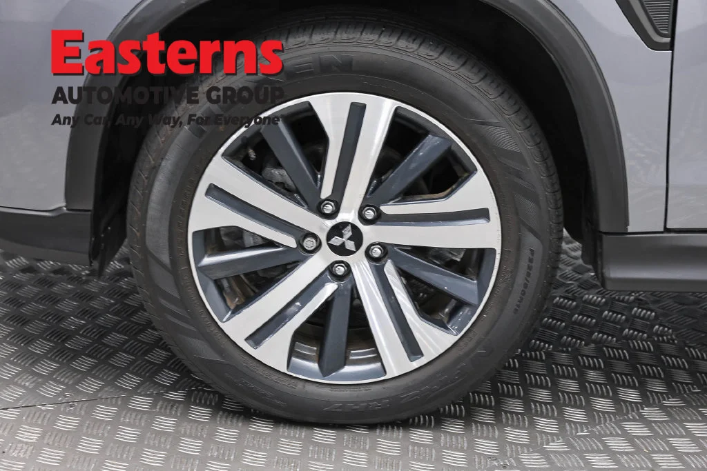 Used 2024 Gray Mitsubishi 2.0 ES image 31
