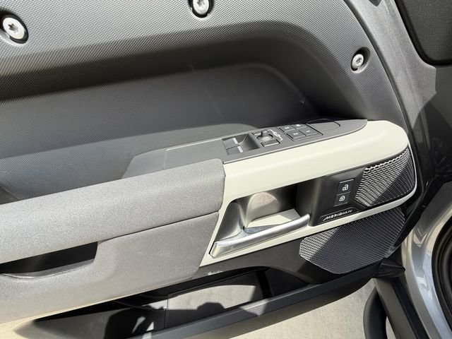 Used 2023 Eiger Grey Metallic Land Rover S image 11