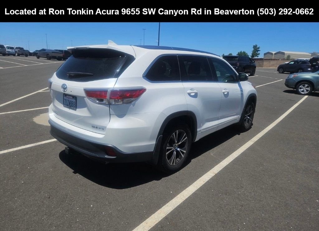 Used 2016 Blizzard Pearl Toyota XLE V6 image 4
