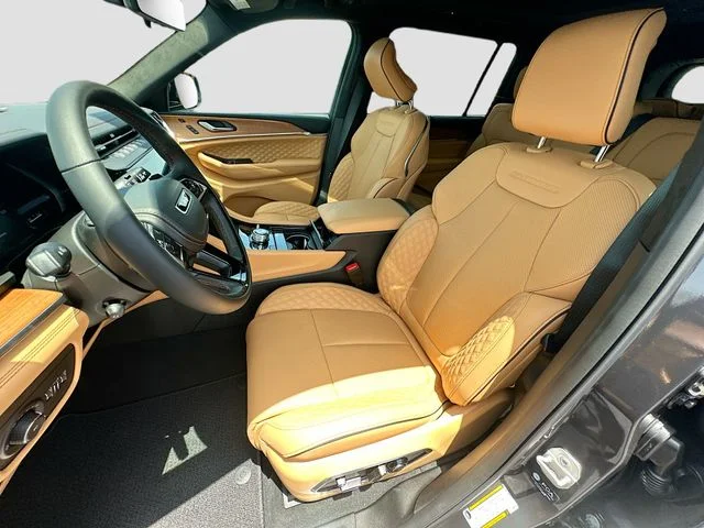 New 2026 Baltic Gray Metallic Clear-Coat Exterior Paint Jeep Summit image 22