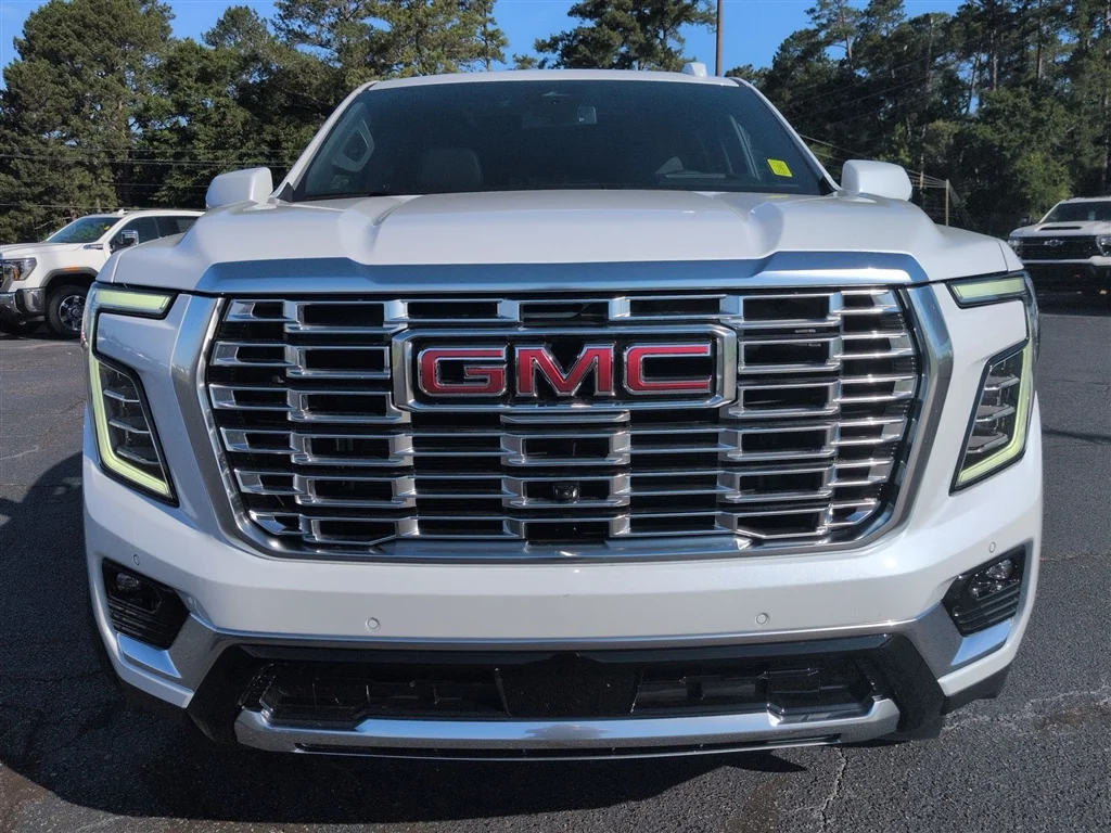 Used 2026 Glacier White Tricoat GMC Denali image 32