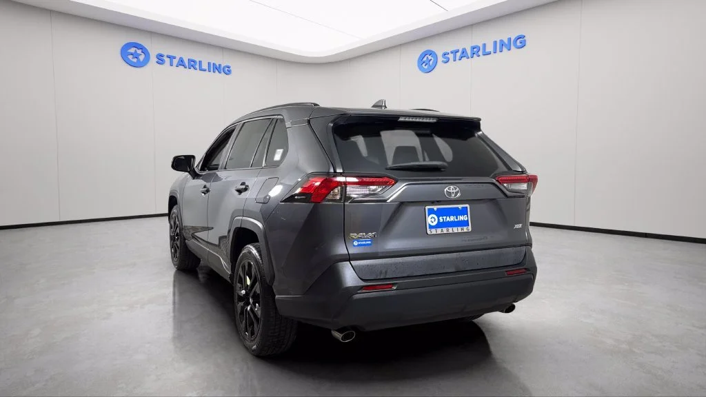 2020 Toyota RAV4 XLE Premium - Photo 7