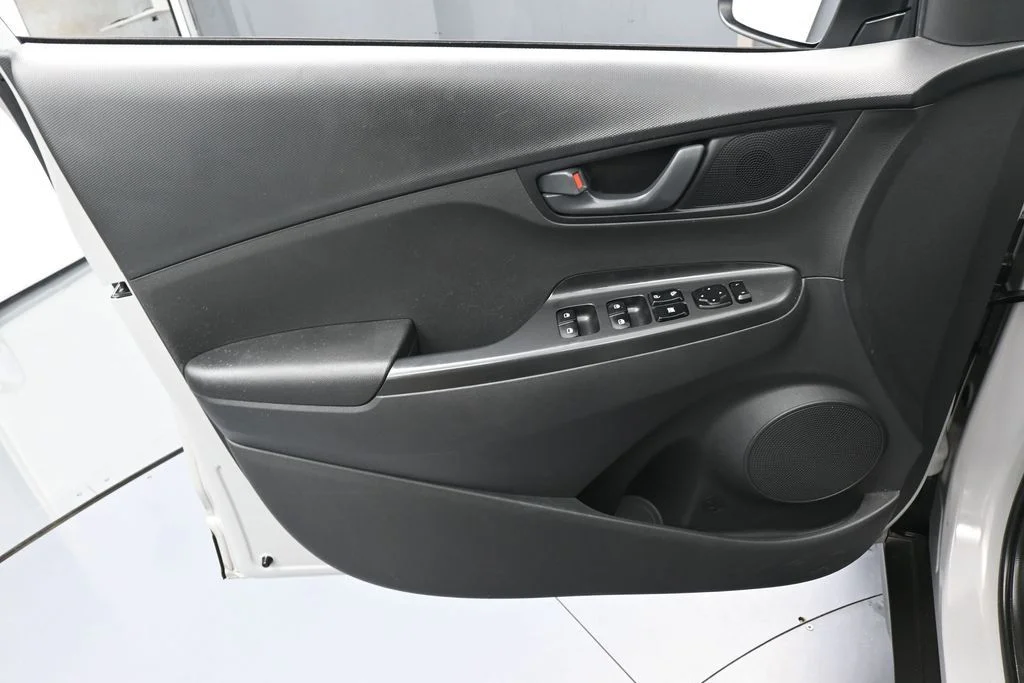 Used 2023 Cyber Silver w/Black Roof Hyundai SEL image 12
