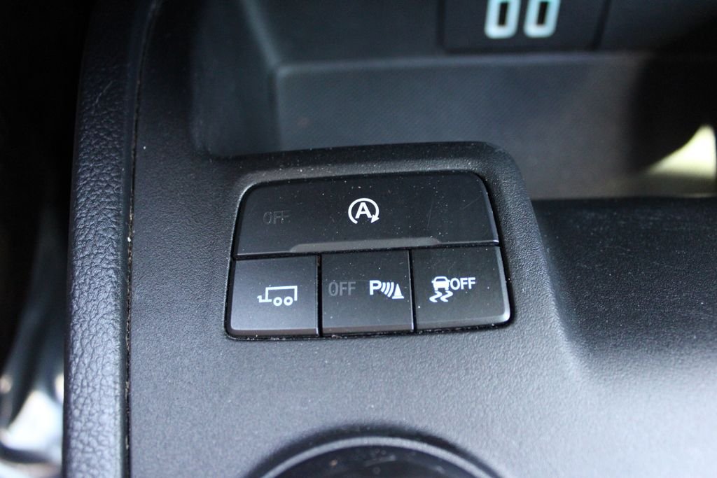 Used 2019 Gray Ford XLT image 28