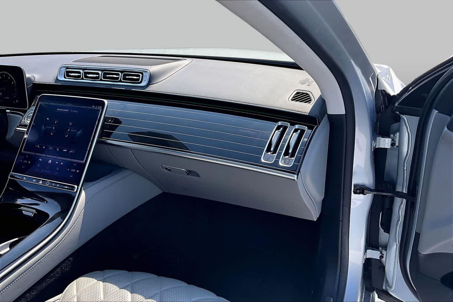 Used 2022 Cirrus Silver Mercedes-Benz S 580 image 19