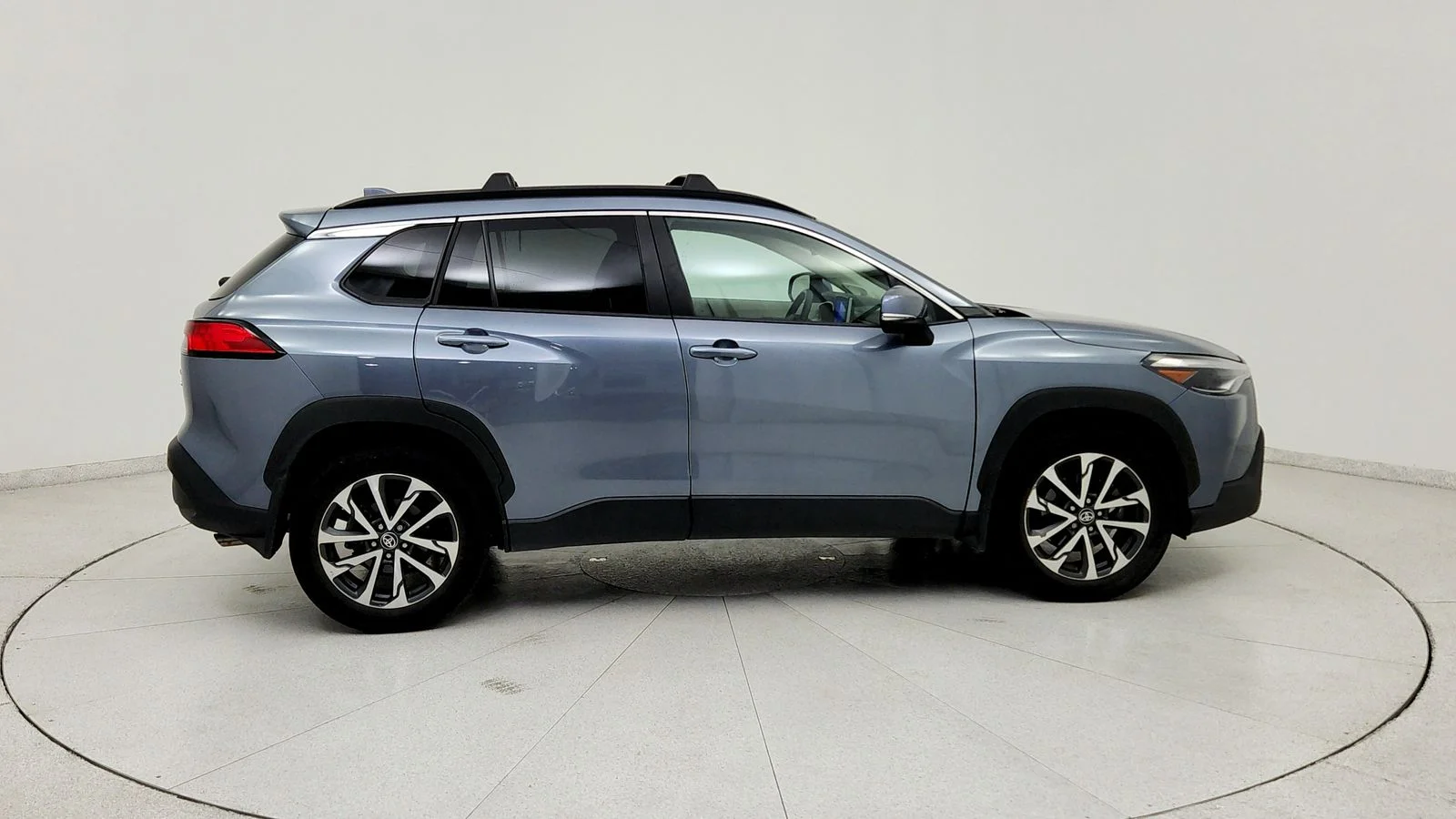 Used 2023  Toyota XLE image 8