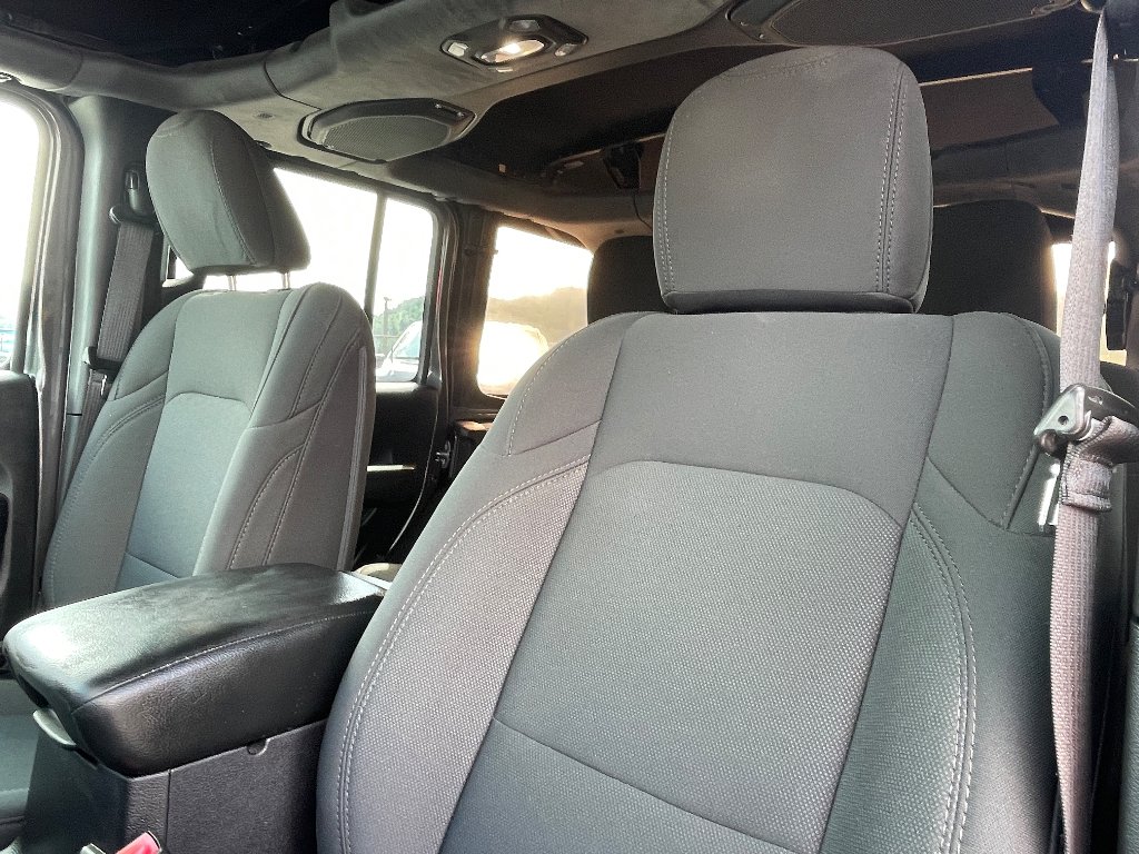 Used 2018 Granite Crystal Metallic Clearcoat Jeep Sport S image 13