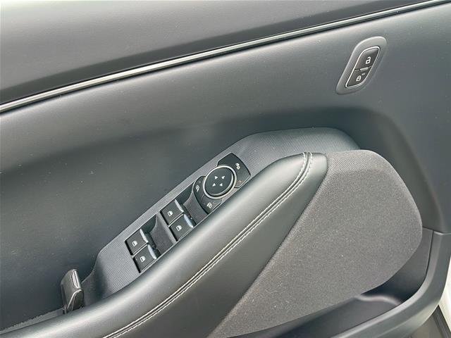 Used 2023 Star White Ford Select image 43
