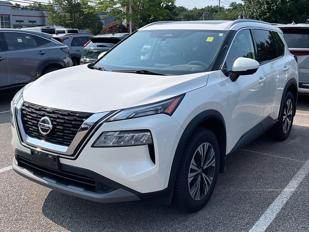 Used 2021 White Nissan SV image 3