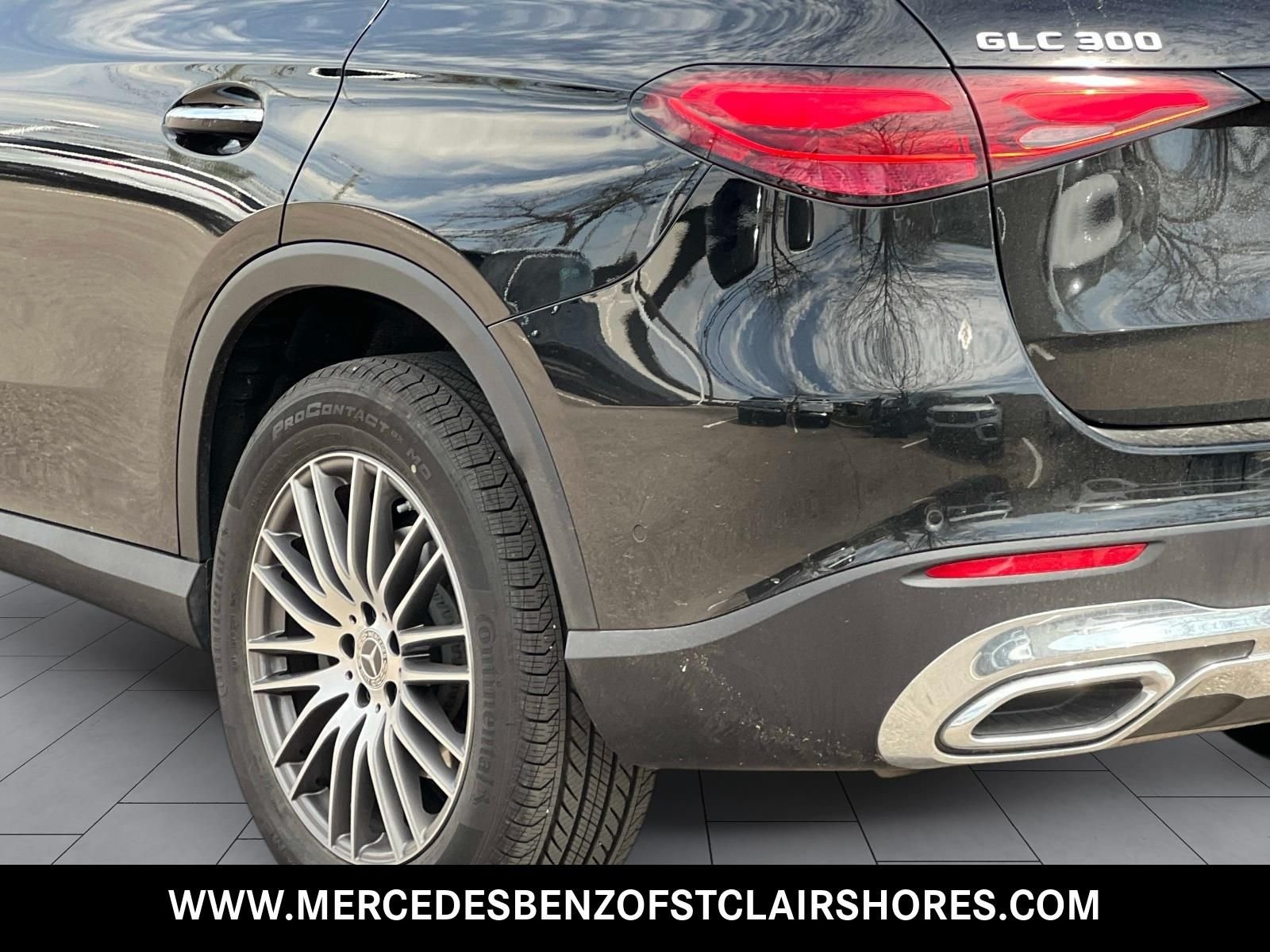 New 2026 Black Mercedes-Benz GLC 300 image 4