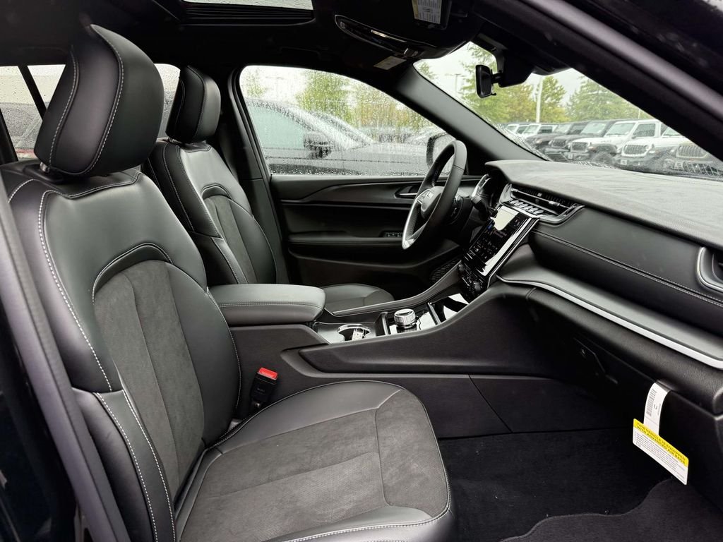 2025 Jeep Grand Cherokee Altitude - Photo 16