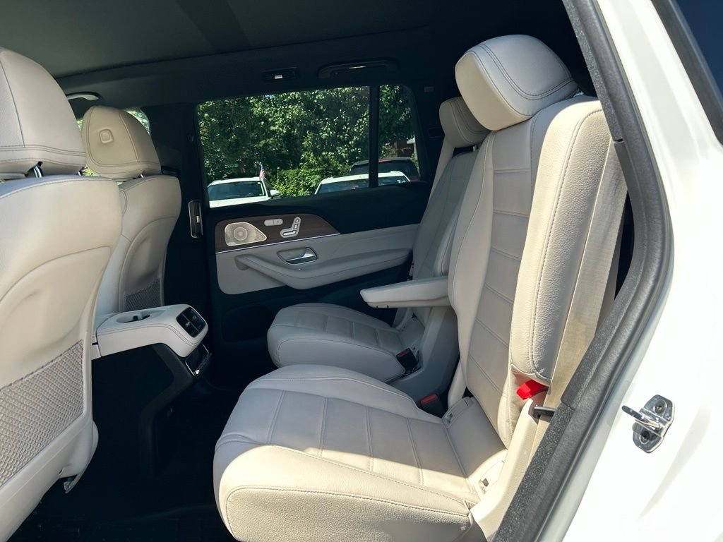 Used 2025  Mercedes-Benz GLS 580 image 20