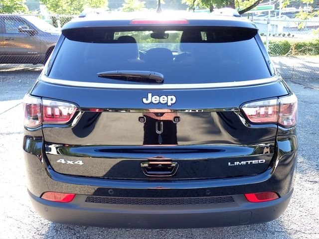 New 2026 Diamond Black Crystal Pearlcoat Jeep Limited image 4