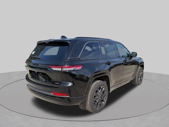 New 2026 Diamond Black Crystal Pearl-Coat Exterior Paint Jeep Summit image 5