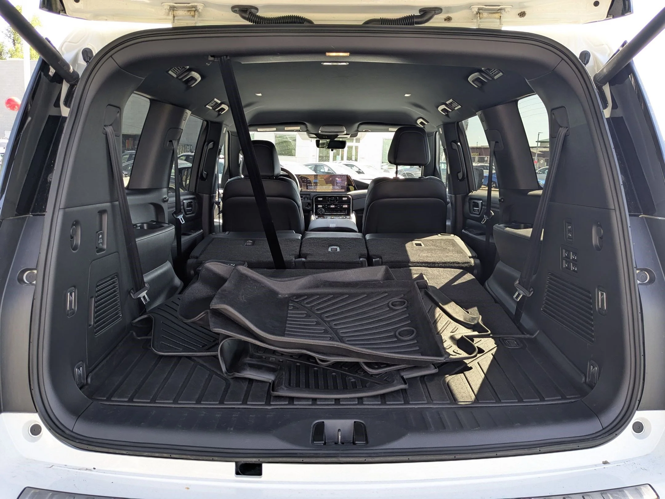 2025 Nissan Armada PRO-4X - Photo 31