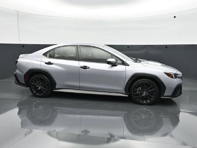 Used 2025 Ice Silver Metallic Subaru Premium image 9
