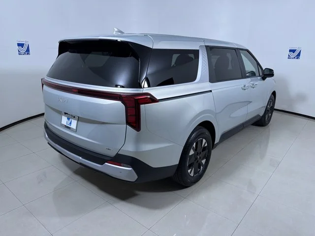 New 2027 IVORY SILVER Kia LXS image 5