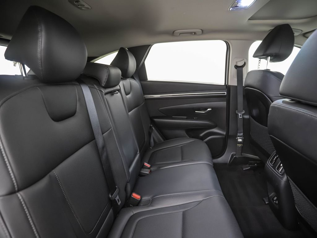 Used 2023 White Pearl Hyundai SEL image 25
