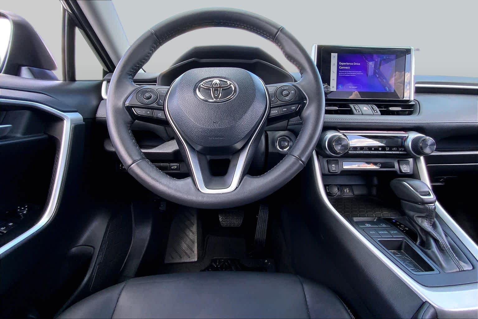 Used 2025 Magnetic Gray Metallic Toyota XLE Premium image 6