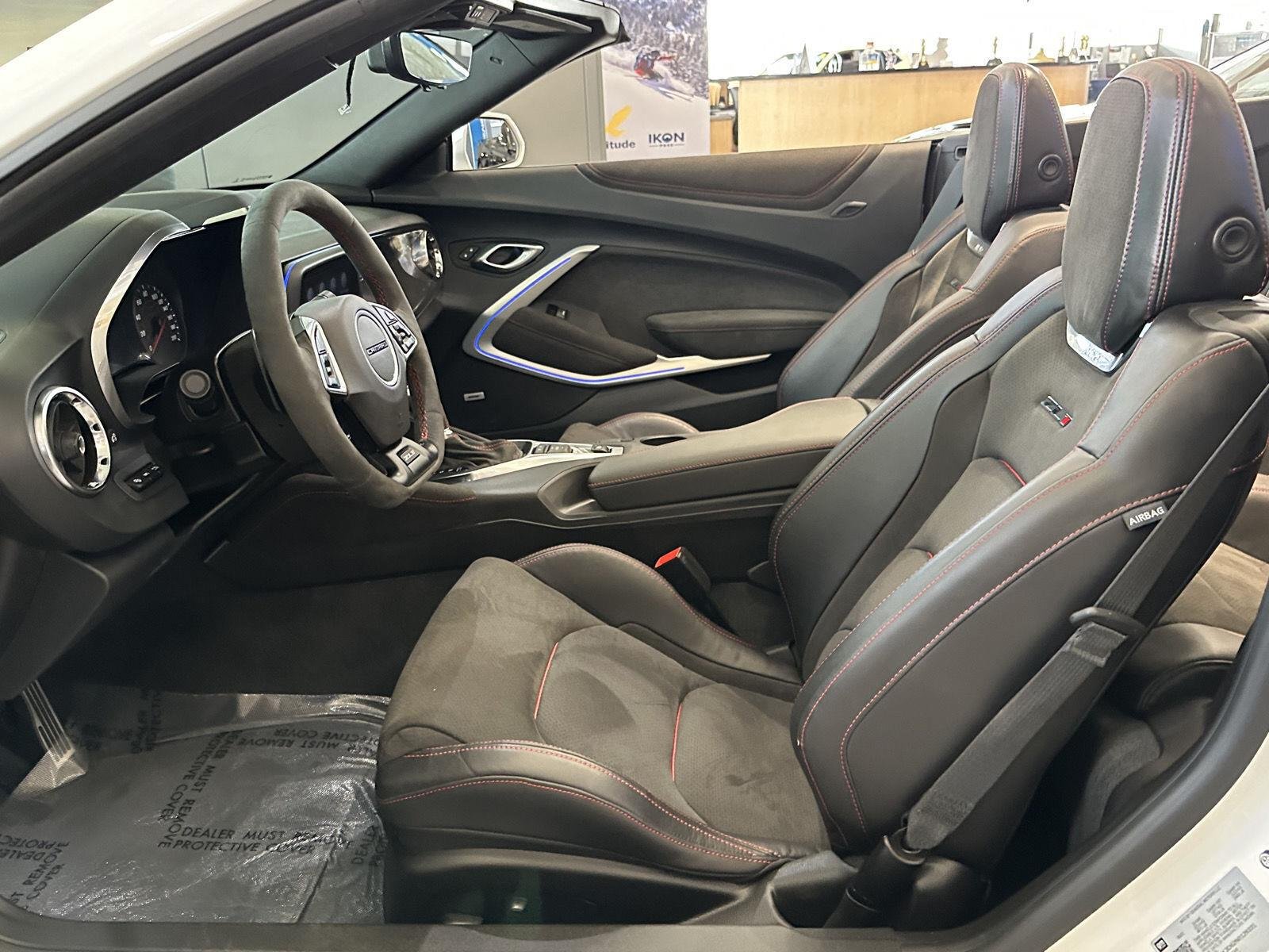 2022 Chevrolet Camaro ZL1 - Photo 4
