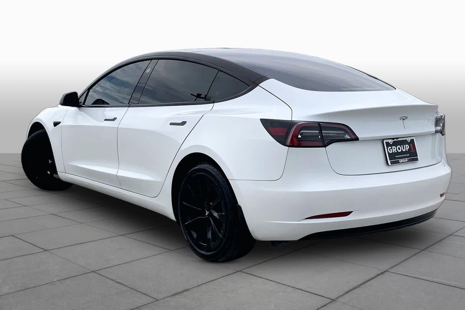 Used 2023 Pearl White Multi-Coat Tesla  image 11